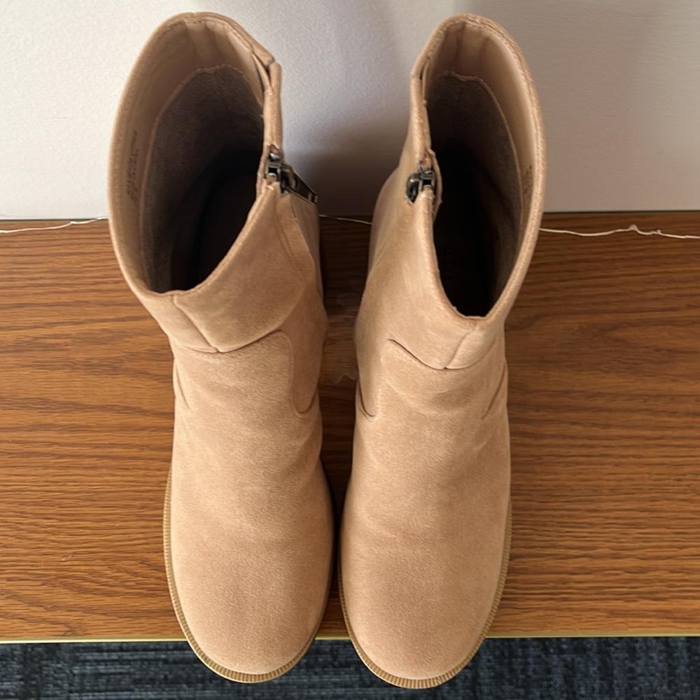 Amazing Lace Tan Booties - Picture 2 of 3